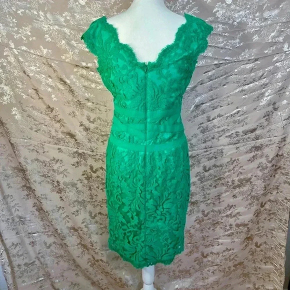 Tadashi Shoji Embroidered Lace V Neck Dress Cocktail Dress Size 8 - Picture 4 of 9